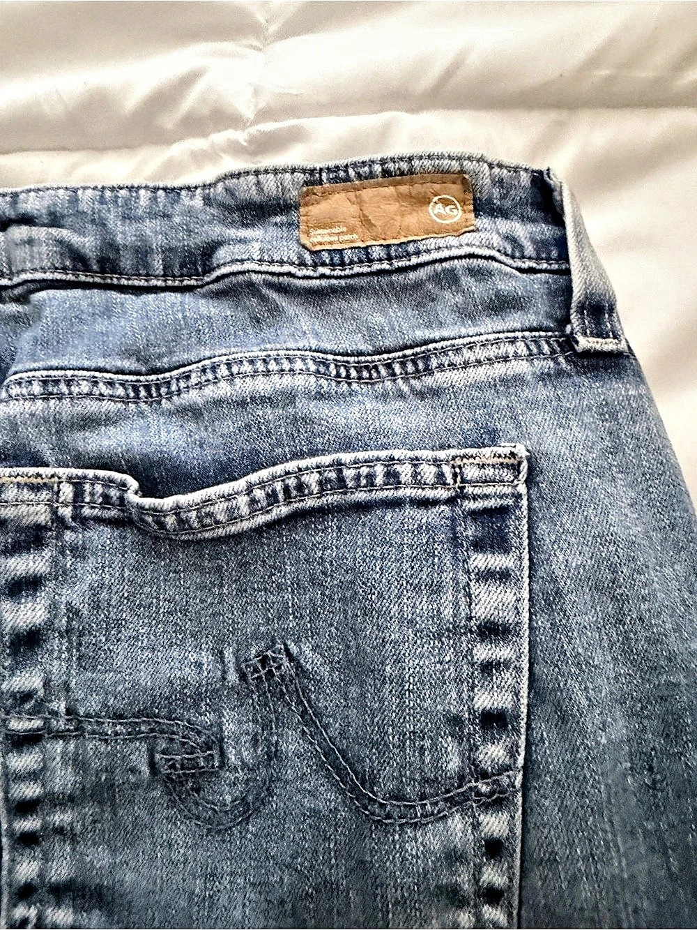 Rare AG Mari Crop Mid Rise Straight Leg Jeans Size 28